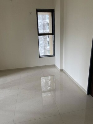 Room in 3 BHK Apartment at Runwal The Sanctuary, Mulund West – for Sale