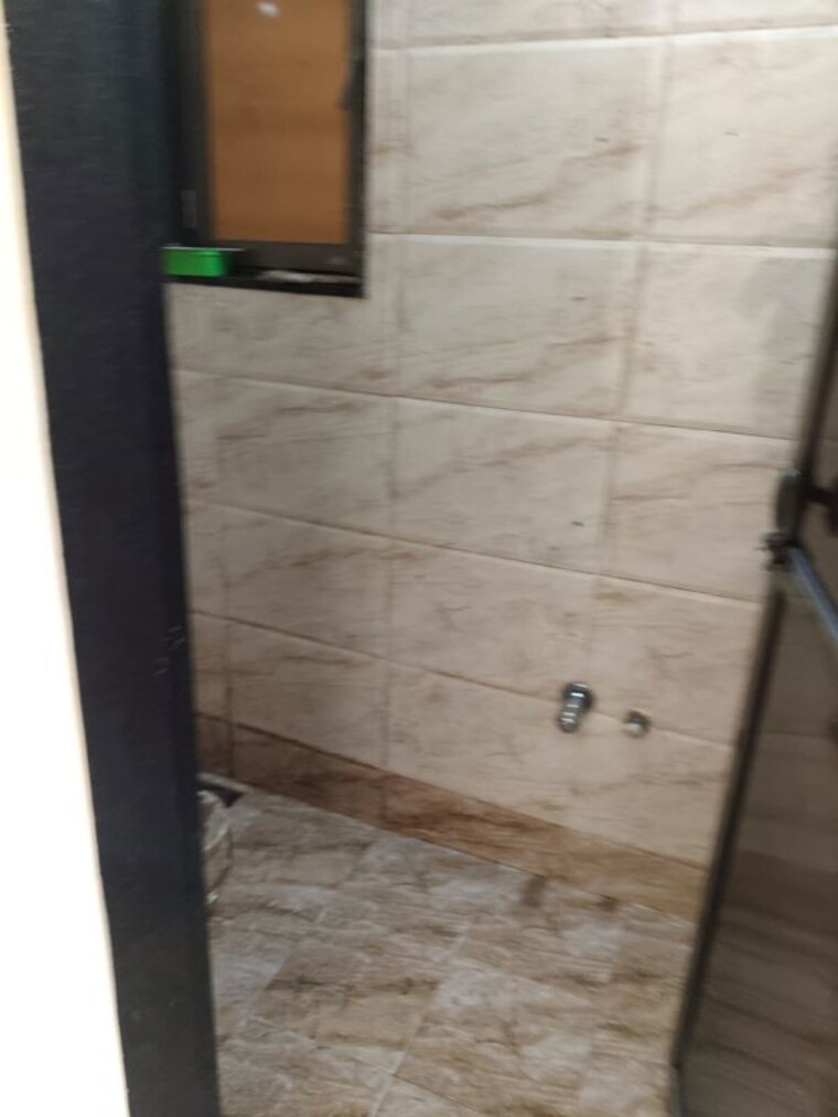 Bathroom, dadar west 1 Bedroom 350 Sq.Ft. Apartment In Dadar West Mumbai 9927534