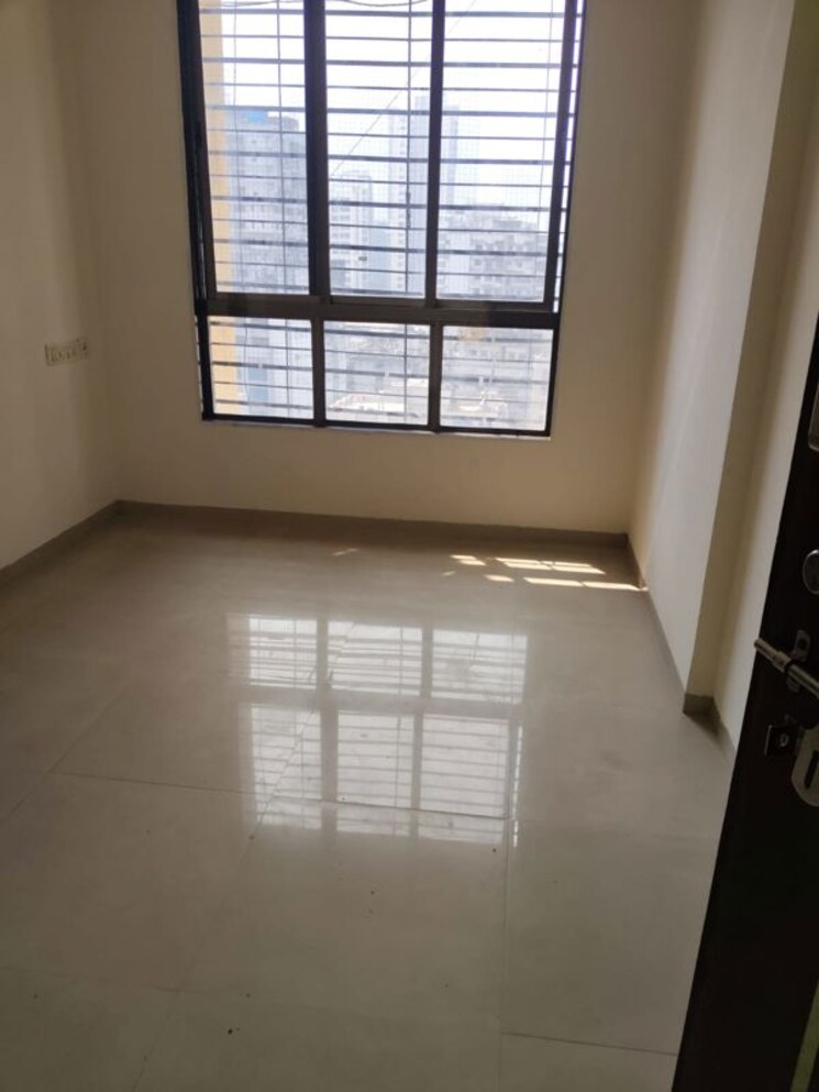 Room, dadar west 1 Bedroom 350 Sq.Ft. Apartment In Dadar West Mumbai 9927534