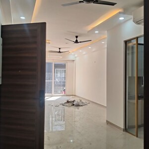 Room in 3 BHK Apartment at Smart World Orchard, Sector 61 – for Rent