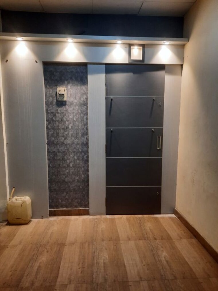 Other, poddar nagar Commercial Office Space 200 Sq.Ft. In Poddar Nagar Kolkata 9927678