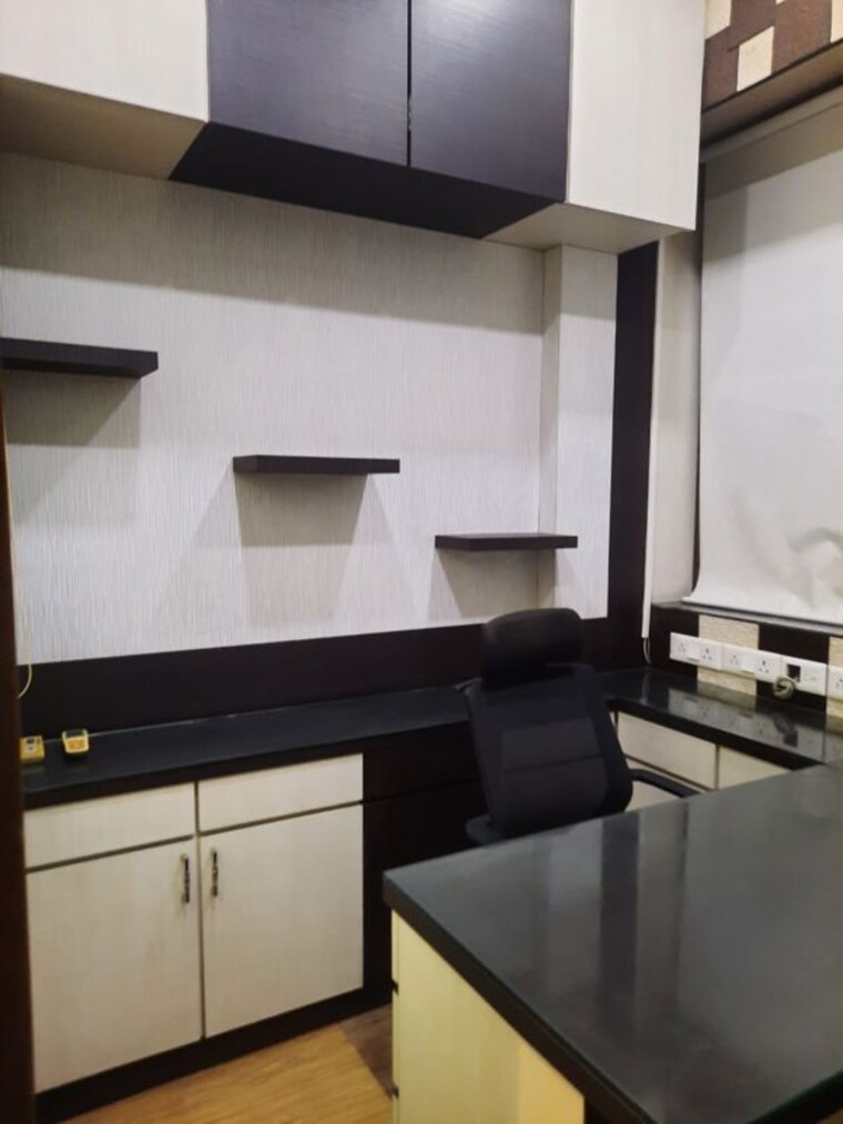 Team Area, poddar nagar Commercial Office Space 200 Sq.Ft. In Poddar Nagar Kolkata 9927678