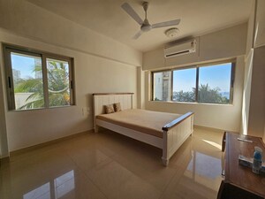 Bedroom in 2 BHK Apartment at Bandra West – for Rent