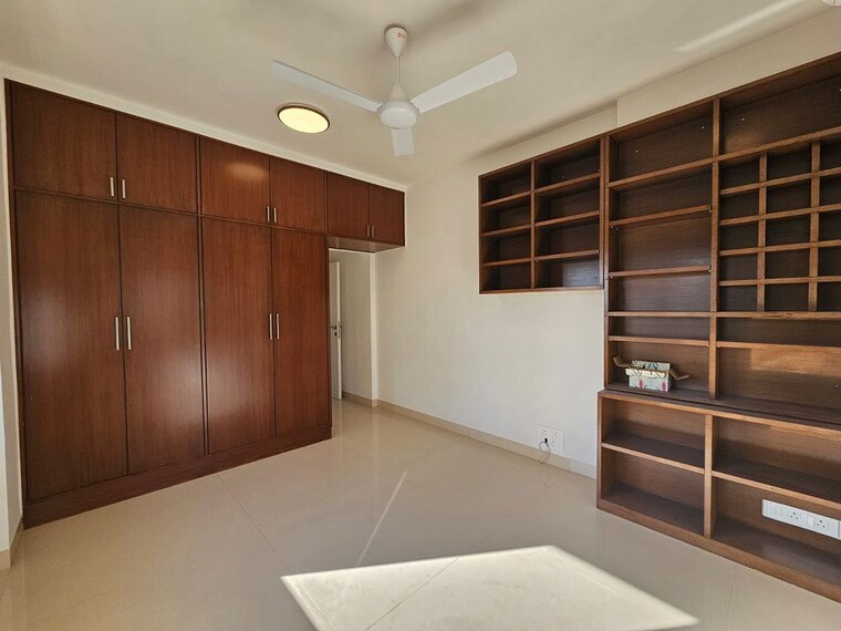Room, bandra west 2 Bedroom 700 Sq.Ft. Apartment In Bandra West Mumbai 9927522