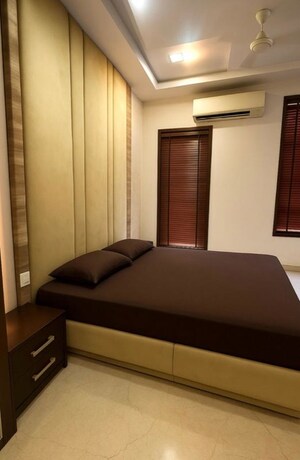 Bedroom in 4 BHK Builder Floor at DLF Atria, Dlf Phase ii – for Sale
