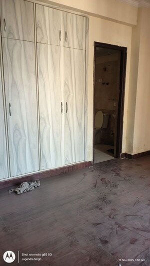 Room in 2 BHK Apartment at Gardenia Golf City, Sector 75 – for Rent