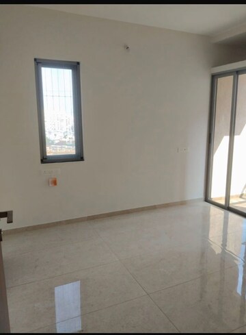 Room in 2.5 BHK Apartment at Vilas Javdekar Yashwin Enchante, Kharadi – for Rent