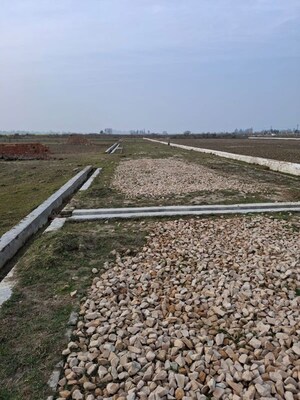  Plot For Sale in Gosainganj