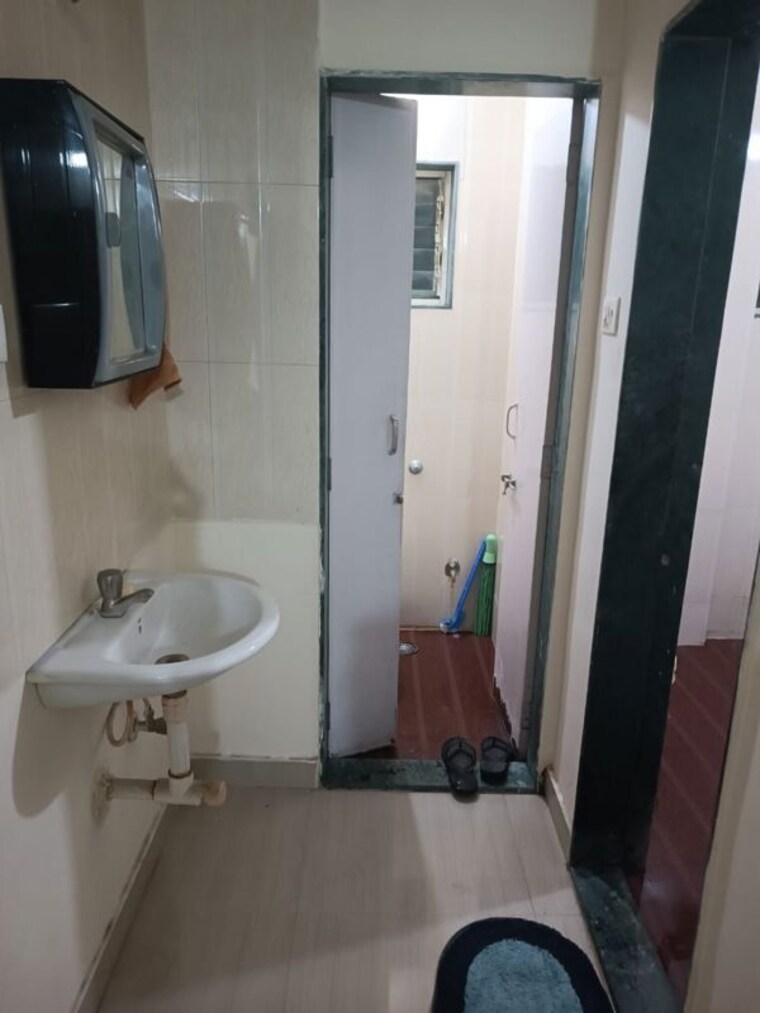 Bathroom, baner 1 Bedroom 600 Sq.Ft. Apartment In Baner Pune 9927853