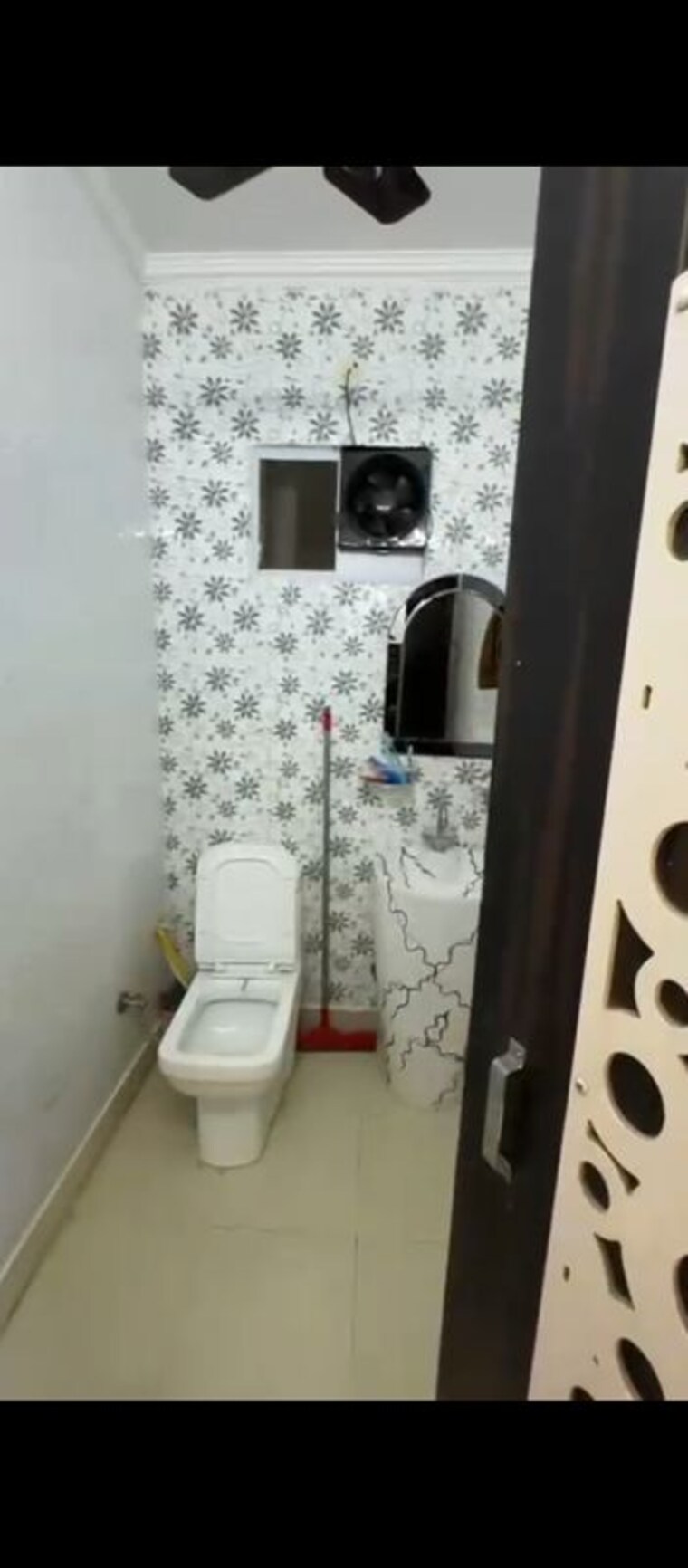 Master Bedroom, uttam nagar 3 Bedroom 75 Sq.Yd. Builder Floor In Uttam Nagar Delhi 9927981