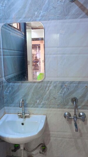 Furnished Amenities in 2 BHK Builder Floor at Uttam Nagar – for Sale