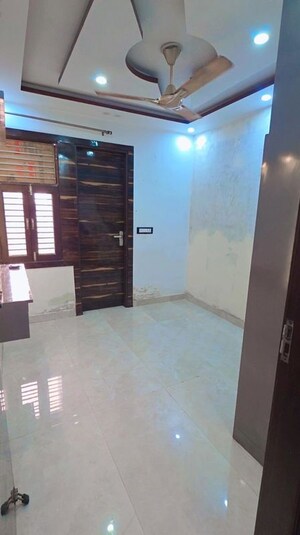 Room in 2 BHK Builder Floor at Uttam Nagar – for Sale