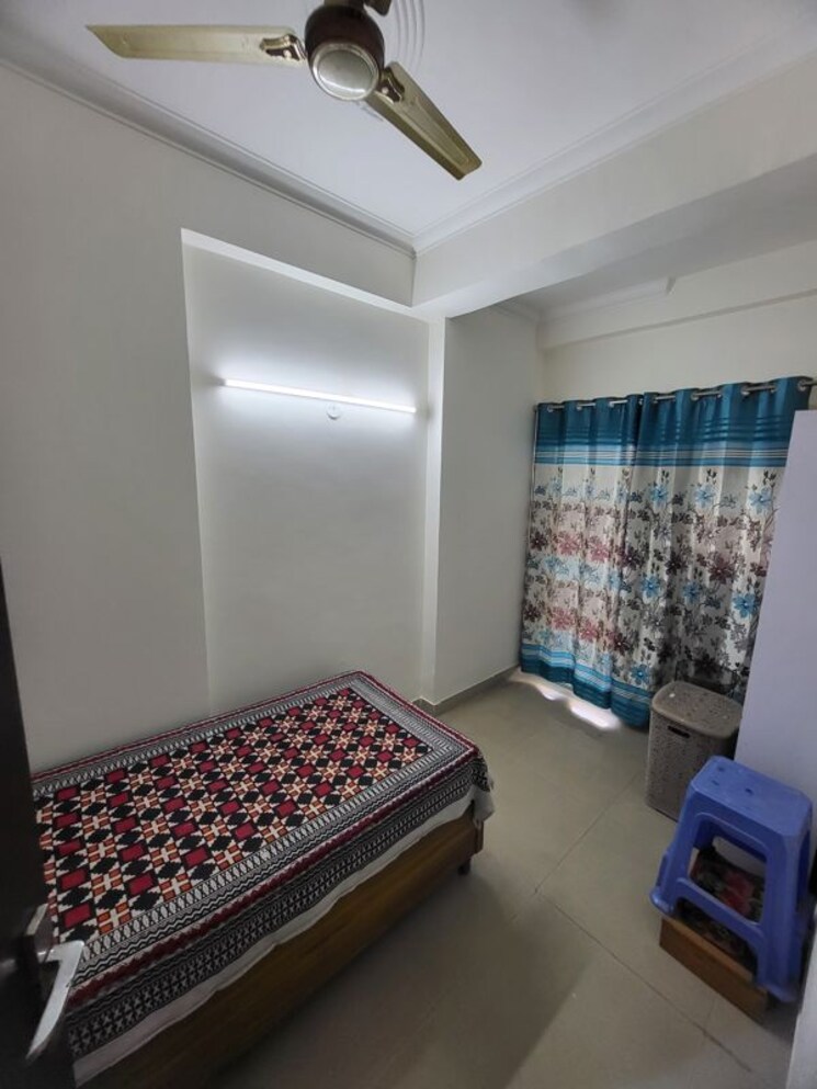 Bedroom, antriksh-golf-view 3 Bedroom 2500 Sq.Ft. Apartment In Sector 78 Noida 9928071