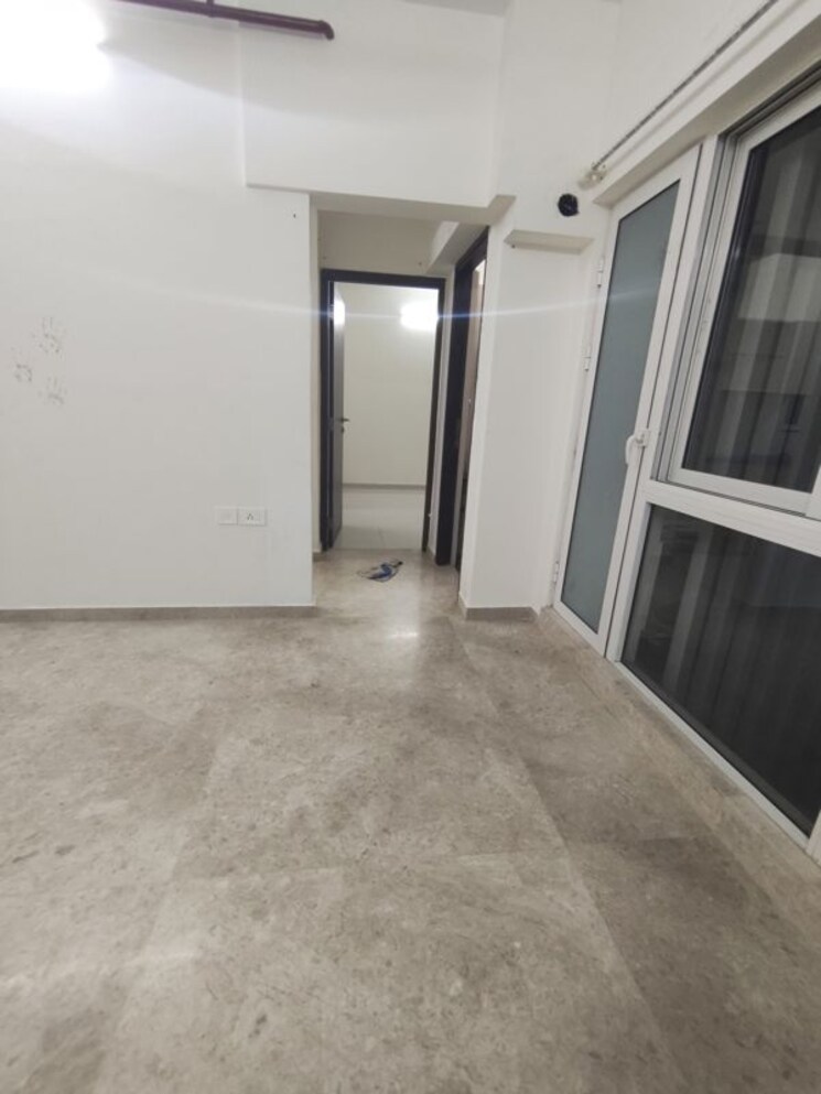 Room, omkar-signet 1 Bedroom 333 Sq.Ft. Apartment In Malad East Mumbai 9928175