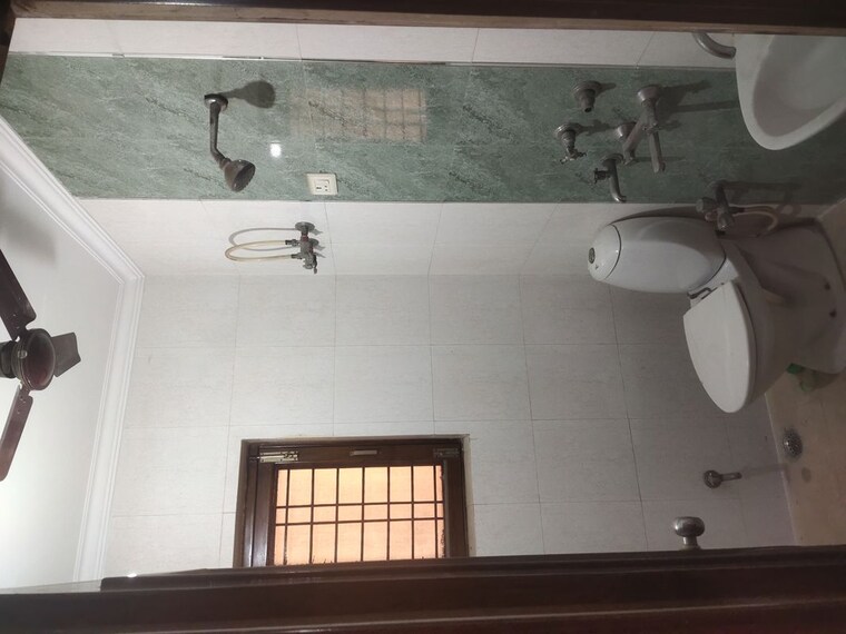 Bathroom, sector 5 3 Bedroom 500 Sq.Yd. Independent House In Sector 5 Gurgaon 9928196