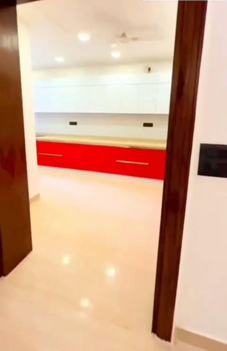 Kitchen, sector 81 3 Bedroom 280 Sq.Yd. Builder Floor In Sector 81 Faridabad 9928235