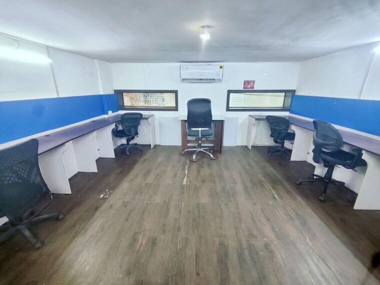  Parking, malad west Commercial Office Space 1400 Sq.Ft. In Malad West Mumbai 9928345
