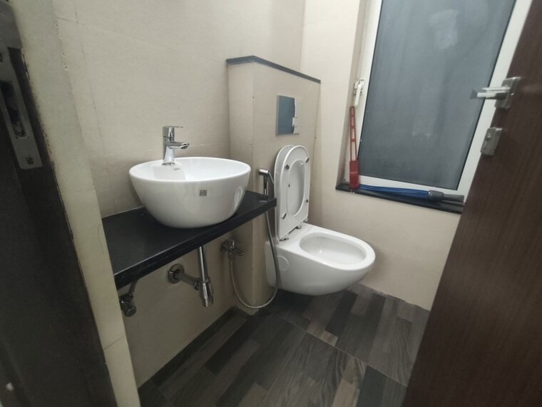 Bathroom, omkar-signet 1 Bedroom 333 Sq.Ft. Apartment In Malad East Mumbai 9928348