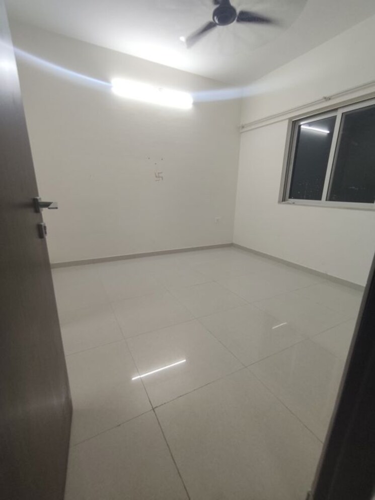 Room, omkar-signet 1 Bedroom 333 Sq.Ft. Apartment In Malad East Mumbai 9928348