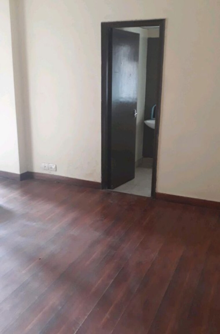 Room, skytech-matrott 3.5 Bedroom 1645 Sq.Ft. Apartment In Sector 76 Noida 9928366