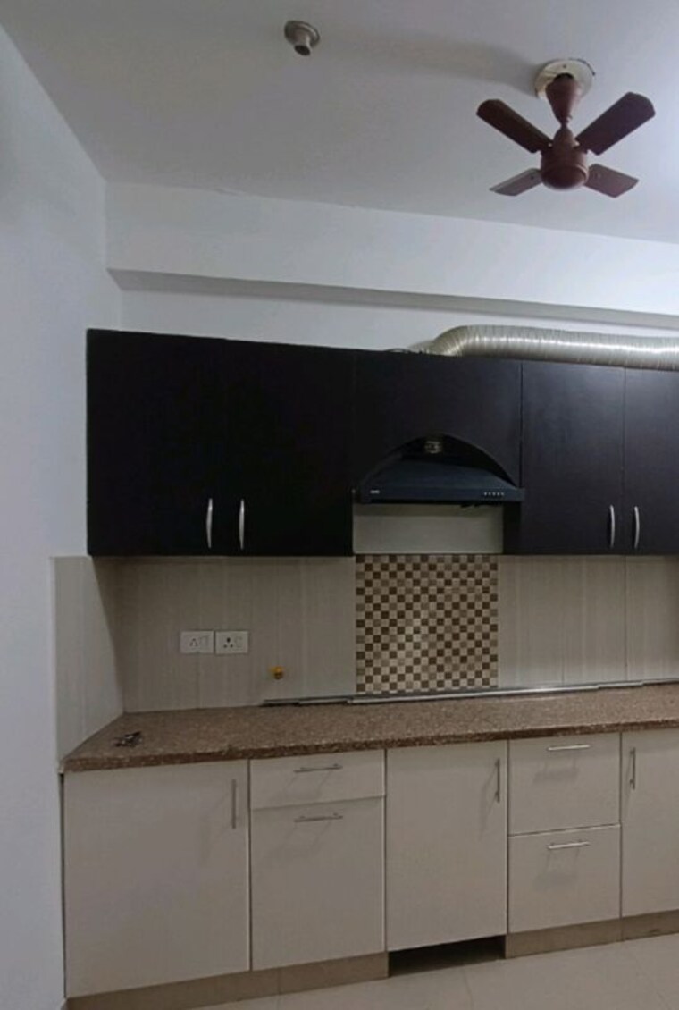 Kitchen, skytech-matrott 3.5 Bedroom 1645 Sq.Ft. Apartment In Sector 76 Noida 9928366