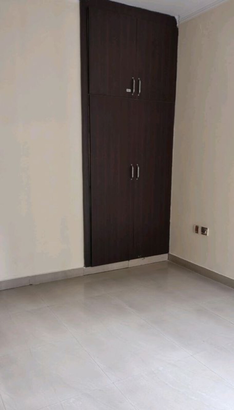 Room, skytech-matrott 3.5 Bedroom 1645 Sq.Ft. Apartment In Sector 76 Noida 9928366