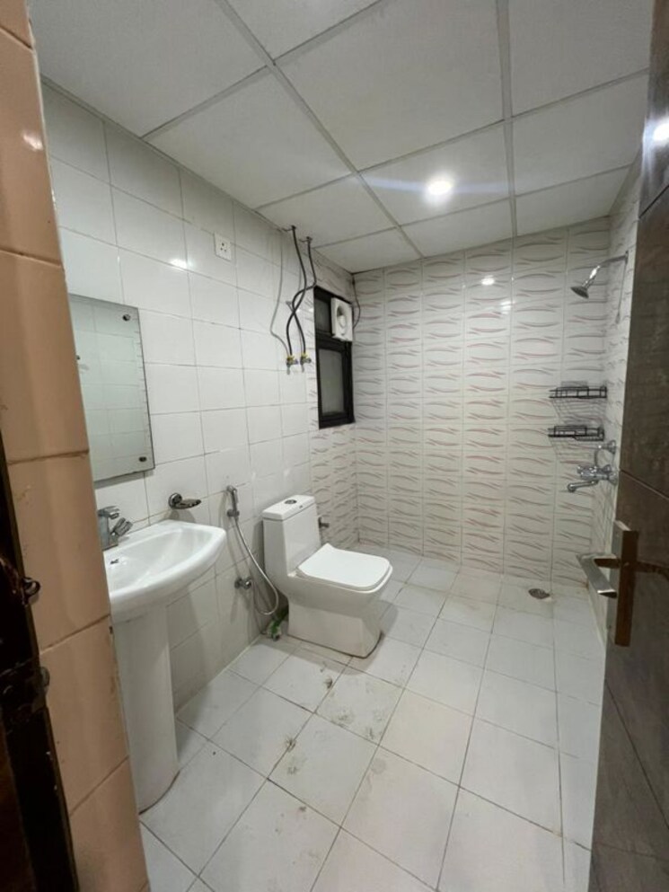 Bathroom, levana-celebrity-meadows 2 Bedroom 1295 Sq.Ft. Apartment In Bagiamau Lucknow 9928369