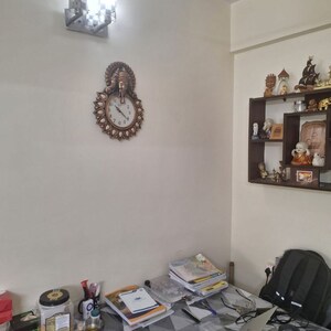 Living Room in 3.5 BHK Apartment at Meera Tower, Mhada Colony – for Rent