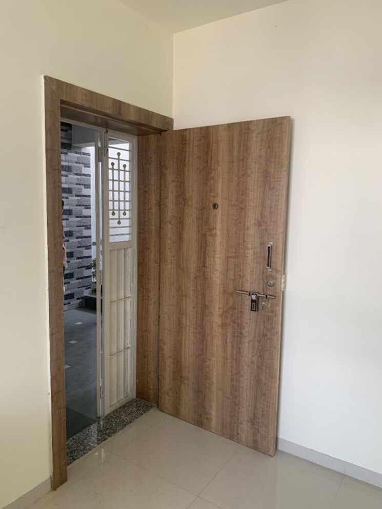 Room, shambhu vihar society 2 Bedroom 900 Sq.Ft. Apartment In Shambhu Vihar Society Pune 9928281