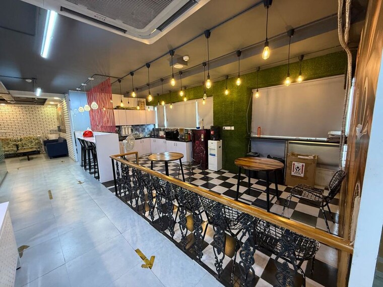 Gym, paldi Commercial Office Space 3700 Sq.Ft. In Paldi Ahmedabad 9928395