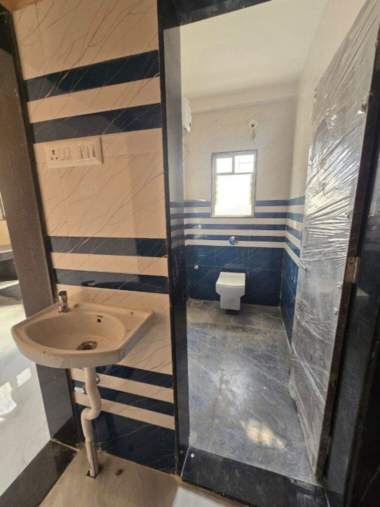 Bathroom, kharadi 1 Bedroom 555 Sq.Ft. Apartment In Kharadi Pune 9928280