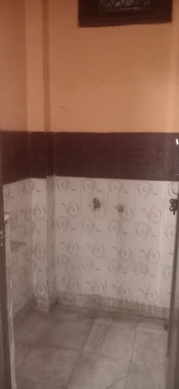 Furnished Amenities in 1 BHK Builder Floor at Laxmi Nagar – for Rent