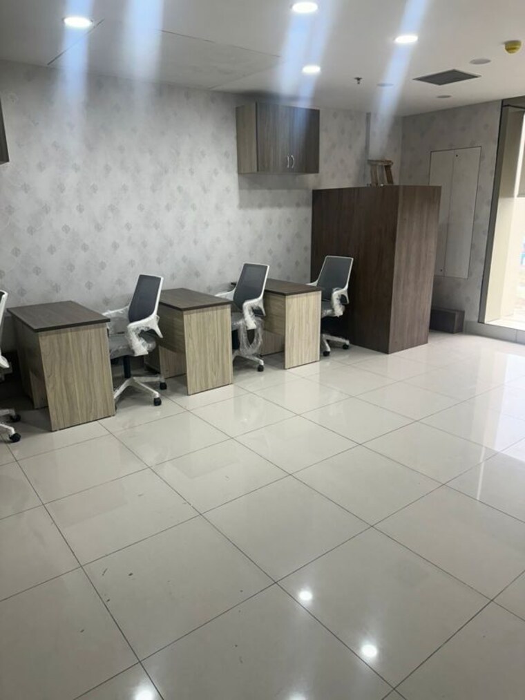 Team Area, hiland park Commercial Office Space 1057 Sq.Ft. In Hiland Park Kolkata 9928432