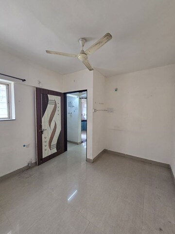 Room in 1 BHK Apartment at Ratan Prestige, Kharadi – for Rent