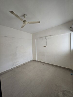 Room in 1 BHK Apartment at Ratan Prestige, Kharadi – for Rent