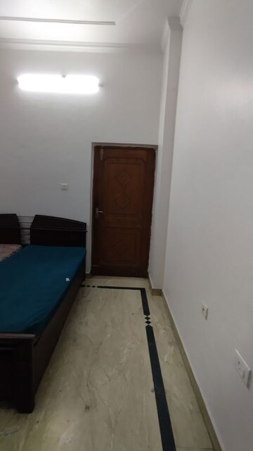 Furnished Amenities in 1 BHK Builder Floor at Gomti Nagar – for Rent