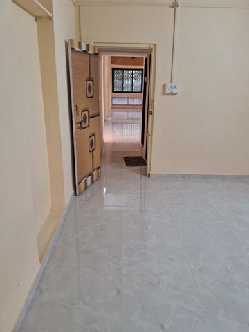 Room in 2 BHK Apartment at LIC Shopping Centre, Borivali West – for Rent