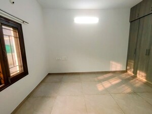 Room in 3 BHK Builder Floor at Reliaable Lakedew Residency -1, Haralur Road – for Rent