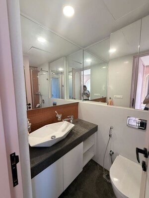 Team Area in 3 BHK Apartment at Lodha The Park Side, Worli – for Sale