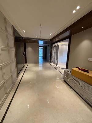 Room in 3 BHK Apartment at Sector 40 – for Rent