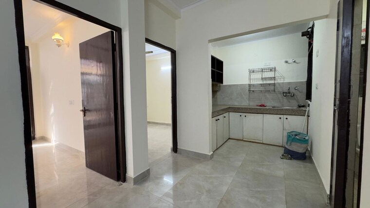 Hall, chattarpur 2 Bedroom 800 Sq.Ft. Builder Floor In Chattarpur Delhi 9929154