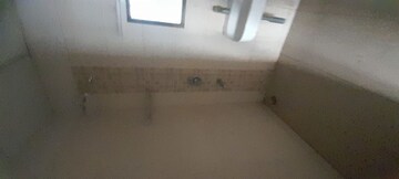 Room in 2.5 BHK Apartment at Central Park Flower Valley, Sohna Sector 33 – for Rent