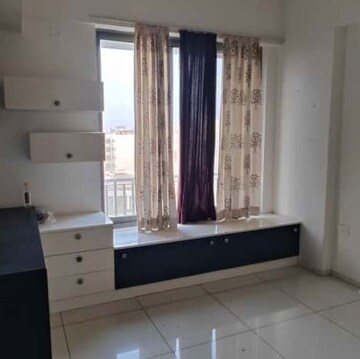 Room in 2 BHK Apartment at Arvind Skylands, Ambedkar Colony – for Rent