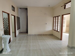 Room in 3 BHK Independent House at Sudhowala – for Rent
