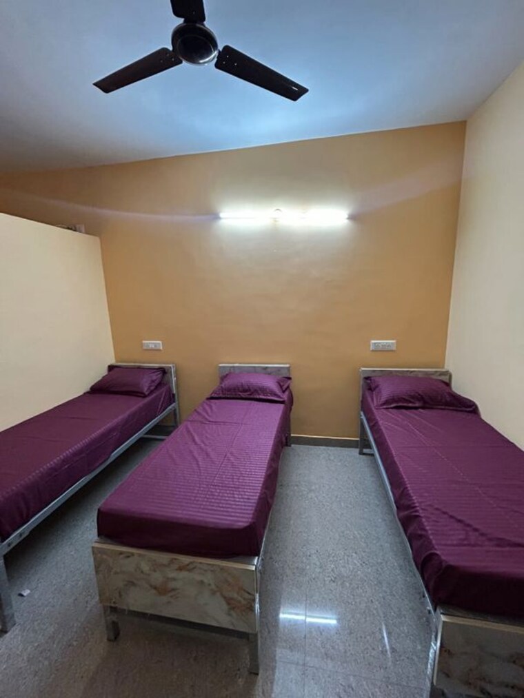 Bedroom, garebhavipalya Pg For Boys & Girls In Garebhavipalya 9929192