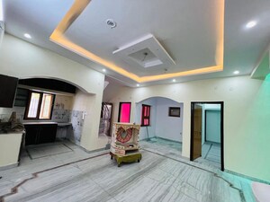 Parking in 6+ BHK Independent House at Jankipuram Extension – for Sale