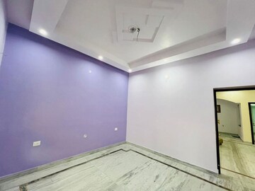 Room in 6+ BHK Independent House at Jankipuram Extension – for Sale