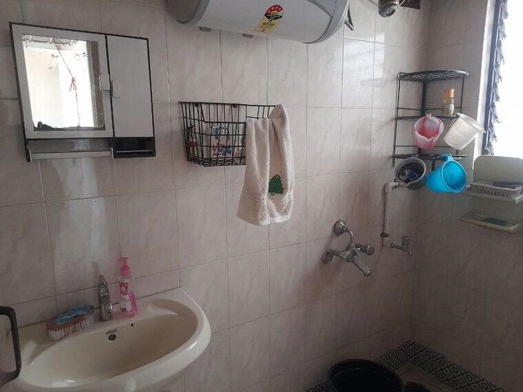 Bathroom, ekta-california 5 Bedroom 3500 Sq.Ft. Apartment In Nibm Road Pune 9929403