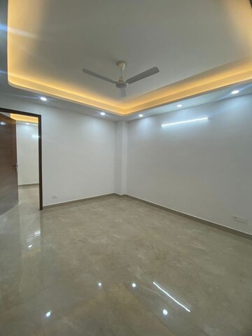 Room in 2 BHK Builder Floor at Saket – for Rent