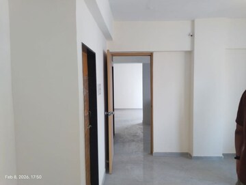 Room in 1 BHK Apartment at New Parijat CHS, Mira Road East – for Sale
